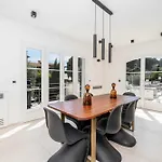 Sumptuous - Ac- 6br- 12p- Apartment