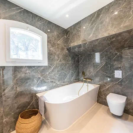 Sumptuous - Ac- 6br- 12p- Apartment