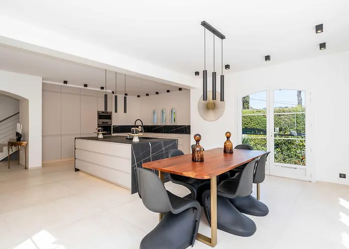 شقة Sumptuous - Ac- 6br- 12p- *