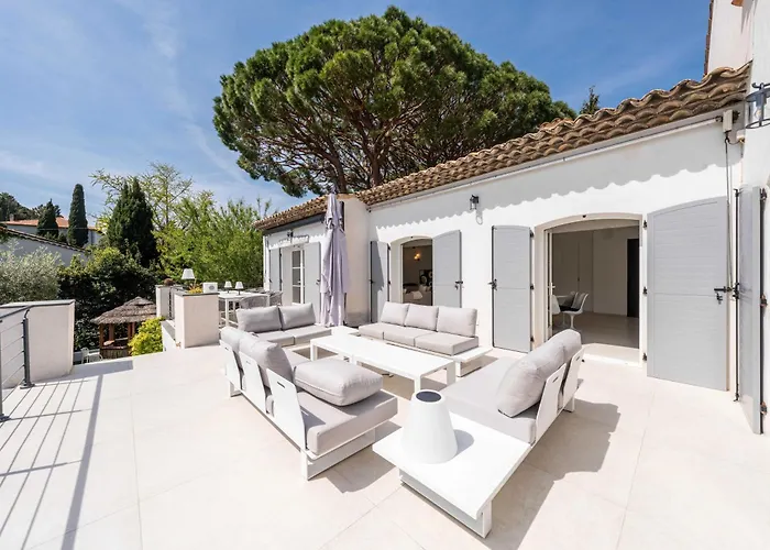 Sumptuous - Ac- 6br- 12p- شقة